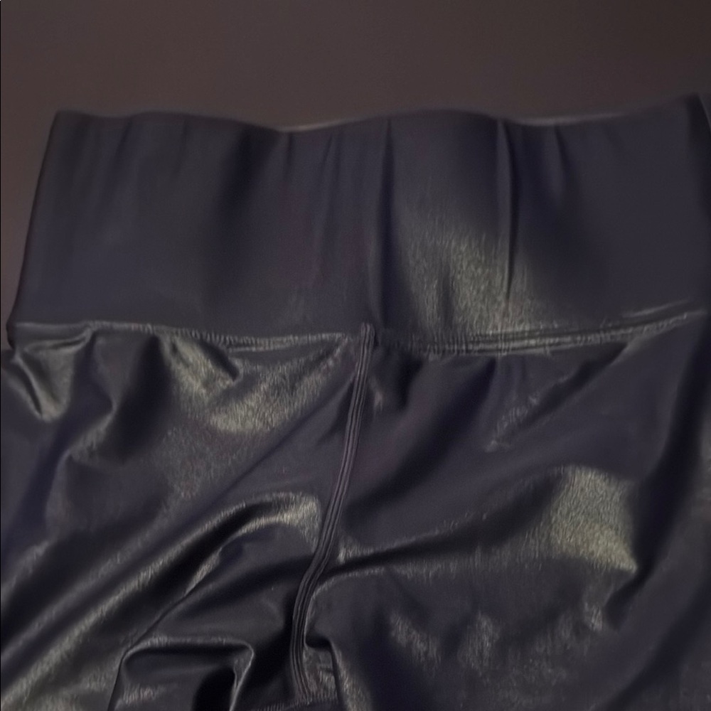Carbon38 Shiny Purple High-Waisted Leggings M - Picture 4 of 4